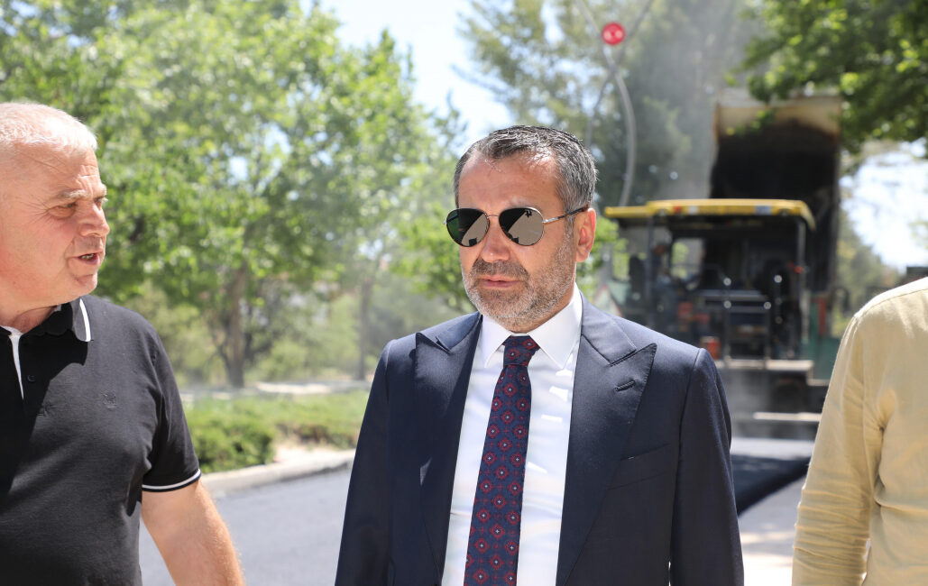 Elazığ’da Ulaşımda Konfor Yükseliyor Elazığ Belediye Başkanı Şahin Şerifoğulları, şehirde trafik akışını iyileştirmek ve