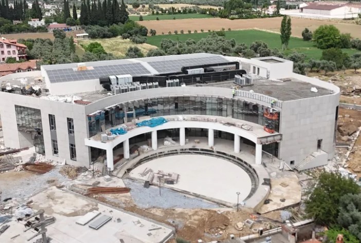 Muğla’da Sanat ve Kültürün İki İsmi Yaşatılacak Muğla Büyükşehir Belediye Meclisi, aldığı bu kararlarla, Muğla’ya değer katmış