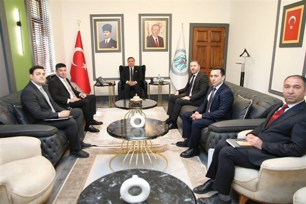 Azerbaycan Kars Başkonsolosu Zamin Aliyev, beraberindeki heyetle birlikte Erzincan Valisi