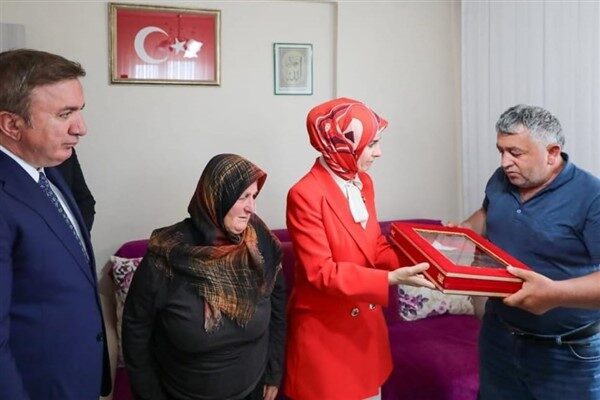 Aile ve Sosyal Hizmetler Bakanı Mahinur Özdemir Göktaş, Erzincan Valisi