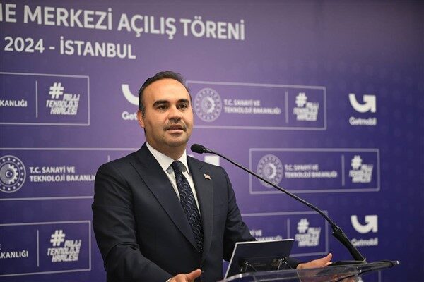 Sanayi ve Teknoloji Bakanı Kacır, Türkiye İhracatçılar Meclisi Başkan ve