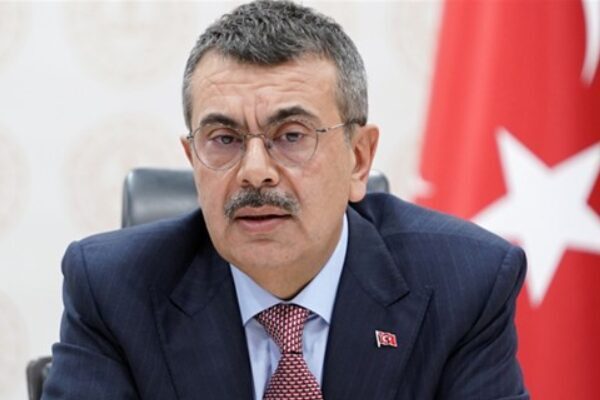 Tekin, bayramlaşma sonrası sosyal medya hesabından yaptığı açıklamada ülkeyi her