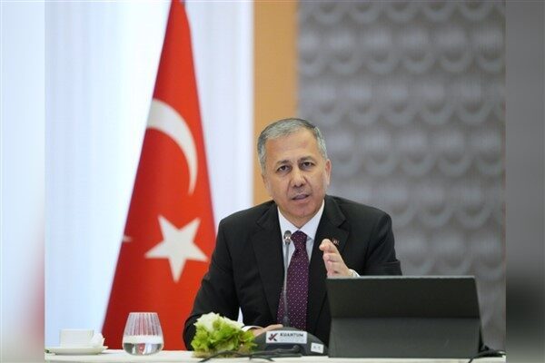 İçişleri Bakanı Yerlikaya, Aybüke Yalçın öğretmenin hafızalara Mağusa Limanı türküsünü