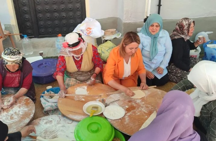 Bilecik Pazaryeri’nde Öğrenciler Şenlikte Buluştu Bilecik’in Pazaryeri ilçesinde bu yıl 4’üncüsü düzenlenen Eğitim Şenliği, renkli
