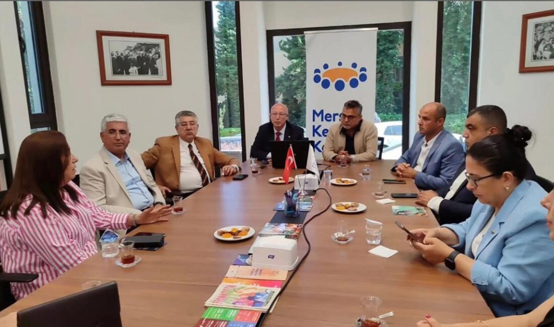 Mersin ve Hatay Kent Konseylerinden Kardeşlik Protokolü Mersin Kent Konseyi ve Hatay Kent Konseyi bir ilki gerçekleştirerek
