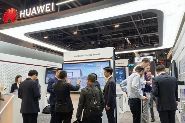 CIRED 2025: Huawei’den Dijitalleştirilmiş Yeni Nesil Dağıtım Ağı Çözümleri Huawei, CIRED 2025’te Akıllı Dağıtım Çözümü’nü tanıttı. Yeni “bulut-boru-kenar-boru-cihaz” mimarisi