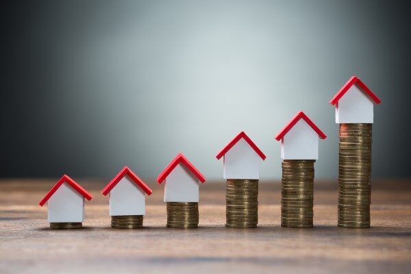 BMD Araştırma, Dolar/TL 39,25 ve Euro/TL 44,83 seviyelerinde işlem gördüğünü bildirdi.
