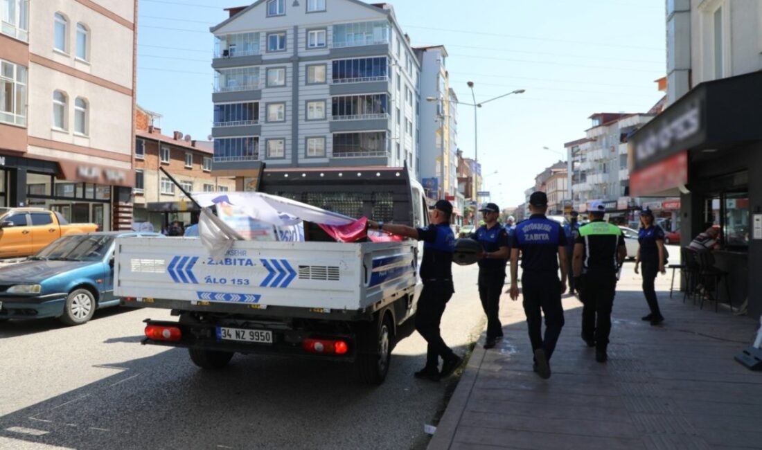 Büyükşehir Zabıtasından Kaldırım İşgaline Sıkı Denetim Büyükşehir Belediyesi Zabıta Daire Başkanlığı’na bağlı ekipler, Altınordu ilçesi Akyazı