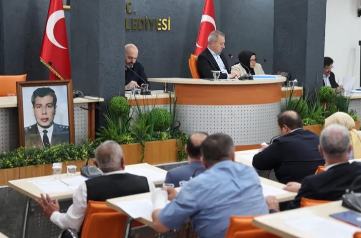 Cengiz Topel’in Mirası Sivas’ta Yaşıyor Kıbrıs’ta şehit olan ilk hava pilotu Cengiz Topel’in adı, Sivas