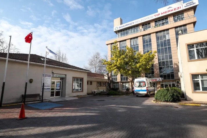 Bakırköy Belediyesi Tıp Merkezi, tüm birimleriyle hizmet vermeye başladı! Halk sağlığı için gerçekleştirdiği çalışmalar kapsamında baştan sona yenilenen Bakırköy