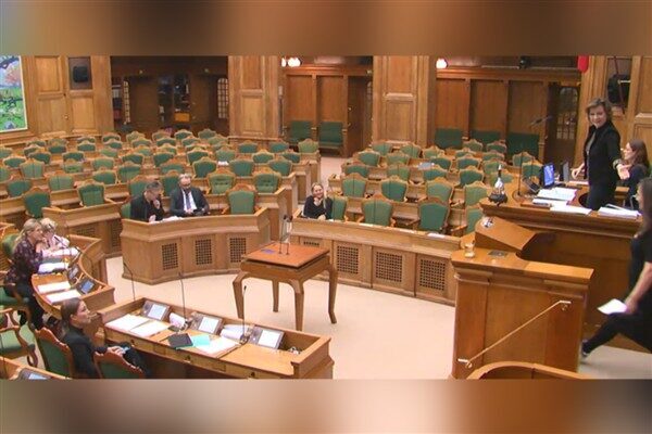 Politikacılar ve insan hakları uzmanları tarafından sert bir şekilde eleştirilen
