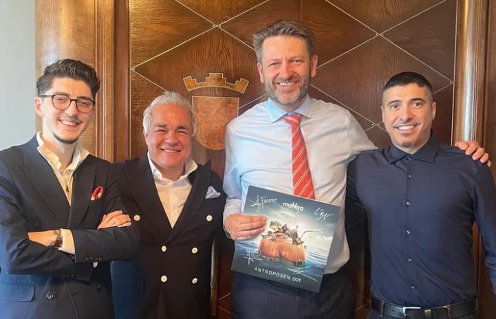 maNga’nın solisti Ferman Akgül ile eski Oslo Eyalet Meclisi Milletvekili