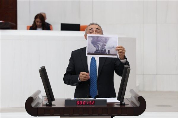 Afşin-Elbistan Termik Santrali’nin neden olduğu ağır hava kirliliğine dikkat çeken
