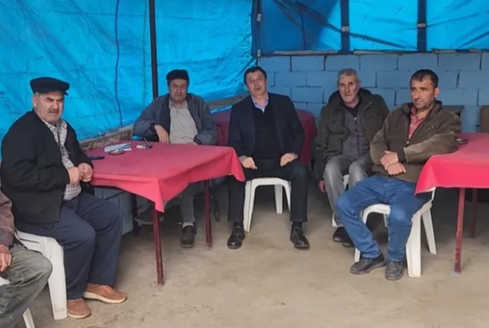 CHP Edirne eski Milletvekili Okan Gaytancıoğlu, Taptık köyünde çiftçilerle bir
