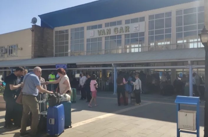 Van-Tahran Hattına Yoğun İlgi: Ek Seferle Güçlendirme Kararı Ulaştırma ve Altyapı Bakanı Abdulkadir Uraloğlu, İran ve İsrail arasında