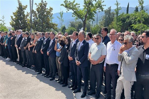 Zeyrek, geçtiğimiz günlerde evinde yaşanan bir elektrik kazasında ağır yaralanmış,