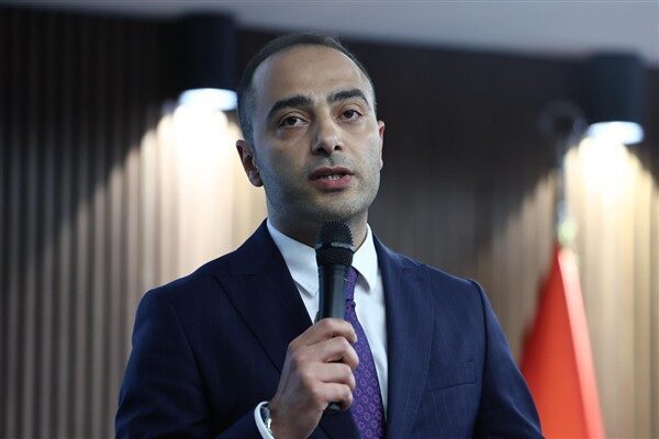 Gaziosmanpaşa Belediye Meclisi’nde yapılan oylamada AK Parti’nin adayı Eray Karadeniz
