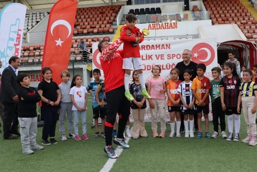 Ardahan Gençlik ve Spor İl Müdürlüğü’nün koordinesinde düzenlenen “Herkes İçin