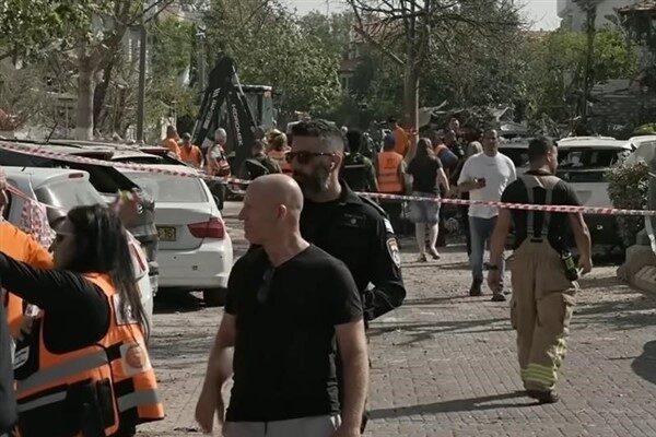 İran bu ülkelerin yardım etmeleri halinde, bölgedeki üslerinin ve gemilerinin
