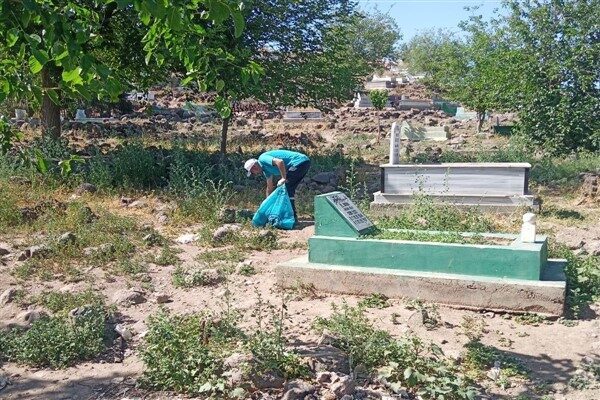 Belediyeden yapılan açıklamaya göre, Peyas Mahallesi'nde bulunan mezarlık alanında genel