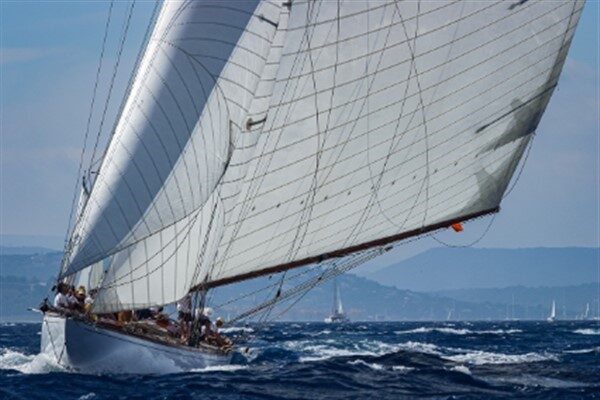 Kıyı Emniyeti Genel Müdürlüğü’nden yapılan açıklamada Fethiye Ölüdeniz açıklarında makine