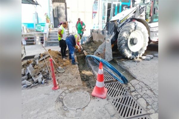 Altyapı ve ulaşım alanında çözümler üreten Büyükşehir Belediyesi, kent merkezlerinin