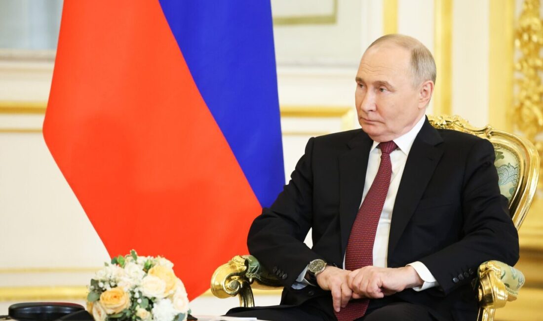 Rusya Devlet Başkanı Vladimir Putin, Özbekistan Cumhurbaşkanı Şevket Mirziyoyev ile
