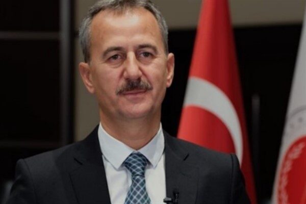 Açılış töreninin ardından Başkan Görgün, Cumhurbaşkanı Subianto ile birlikte fuarda
