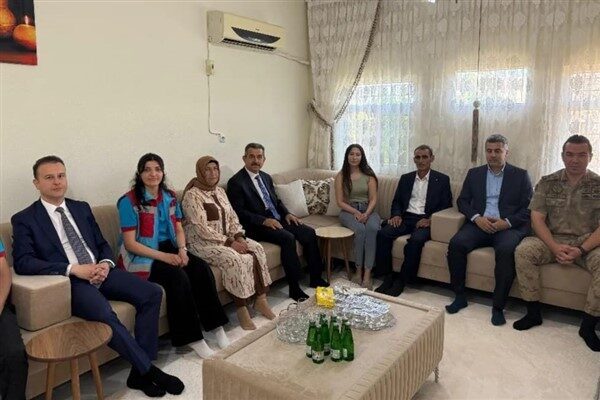 Şırnak Valisi Ekici’ye, ziyaret sırasında İdil Kaymakamı Anıl Adıgüzel eşlik