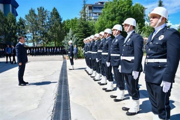 Valilik binasında gerçekleştirilen karşılama programına; il protokolü, kaymakamlar, belediye başkanları